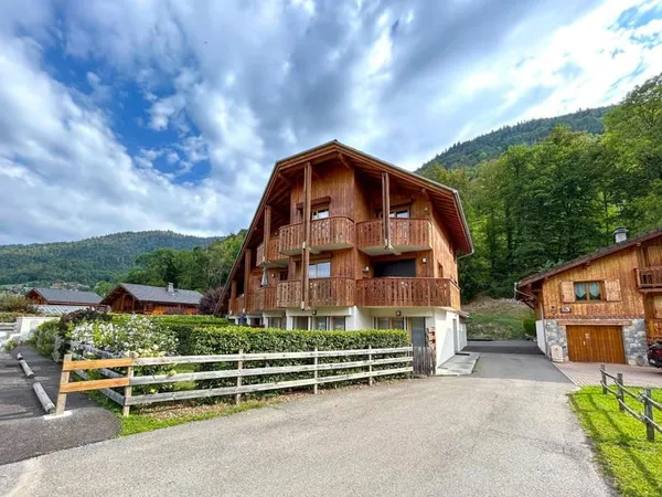 Charmant appartement à vendre - une trouvaille rare alliant finitions contemporaines et espace de vi
