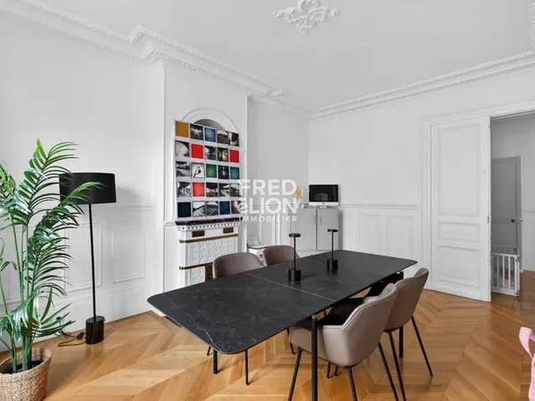 Appartement 5 pièces 142 m²