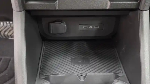 Dacia Duster hybrid-g 150 4x4 — photo 15