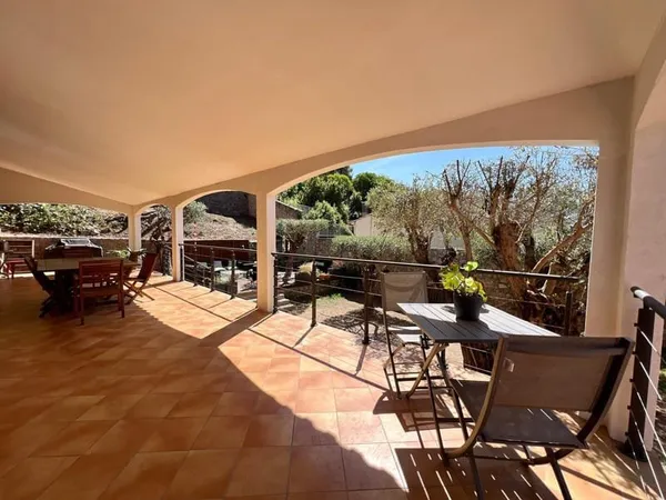 LE REVEST LES EAUX - Maison 182 m2 - 4 chambres Terrain 860