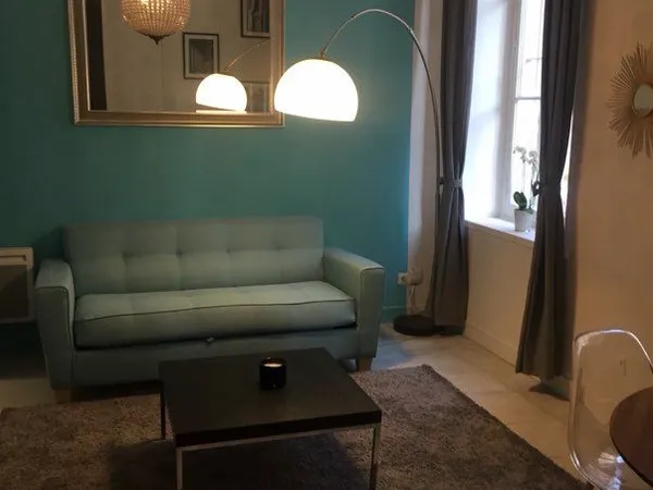 Beau studio Rdc , dans bel immeuble quartier Fondaudège (proche ruine palais Gallien) 23,5 m²