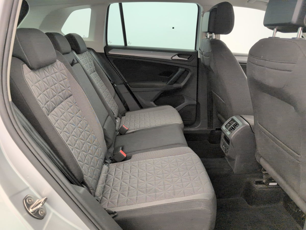 Volkswagen Tiguan — photo 10