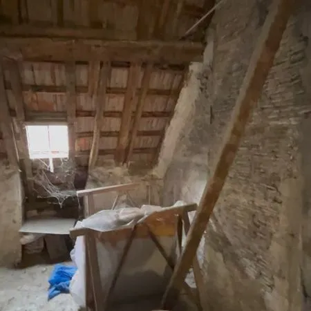 Combles à aménager 34 m², 6 m sous faîtage + parking