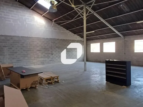 Local d'activité 465 m²
