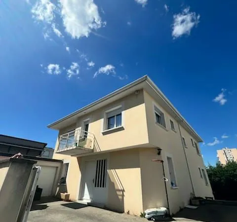 Villa 8 pièce 223m2