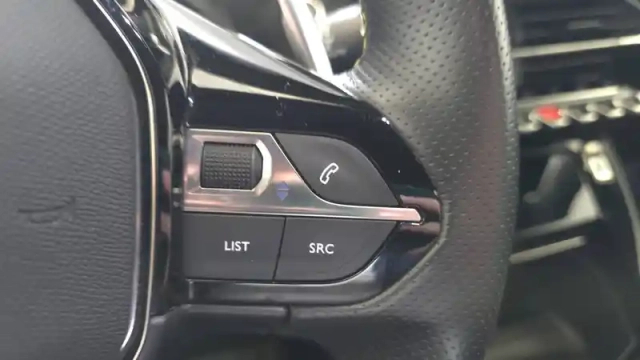 Peugeot 208 puretech 130 s&amp;s eat8 — photo 117