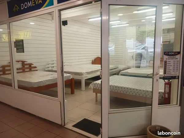 Local commercial de 45 mètres carrés au centre commercial du Galion 97220 la Trinité