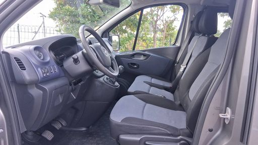 Opel Vivaro Combi 1.6 CDTi BiTurbo 125 - Pack Clim + – 2017 – 126133 km – Diesel – Boîte Manuelle — photo 7