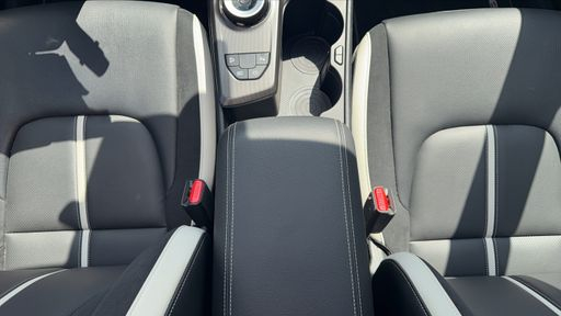 Kia Sportage 1.6 T-GDi 239 BVA8 - GT Line Premium – 2025 – 10279 km – Hybride essence – Boîte Automatique — photo 33