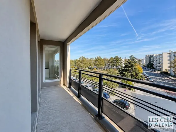 T3 DE 67,62 m² AVEC BALCON ET PLACE DE PARKING
