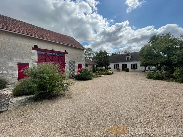 Maison 5 mn de LIGNIERES avec piscine et terrain