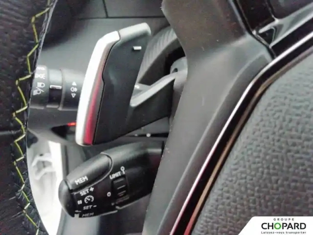 Peugeot 208 puretech 100 s&amp;s eat8 — photo 20