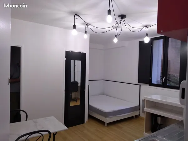 Loue T1 meublé rue piétonne