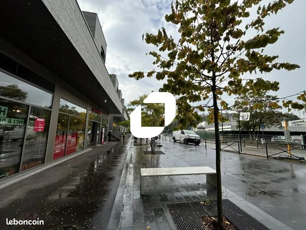 Local commercial 105 m²