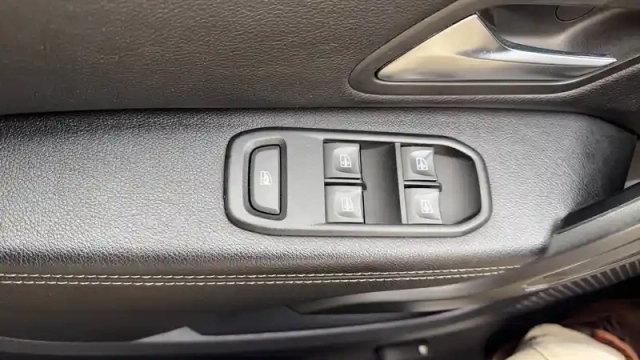 Dacia Duster blue dci 115 4x2 — photo 102