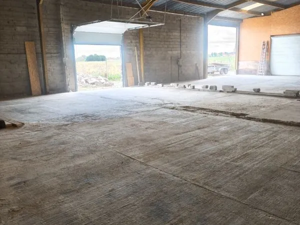 Hangar 200m2 / 400m2