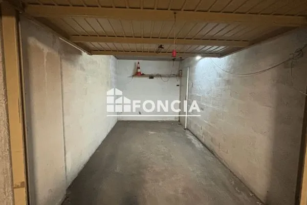 Parking 12 m²