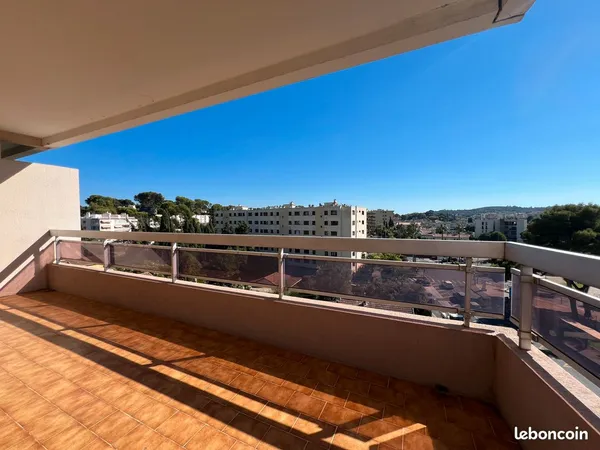 Le cannet - a louer - 2 pièces avec terrasse, cave et parking