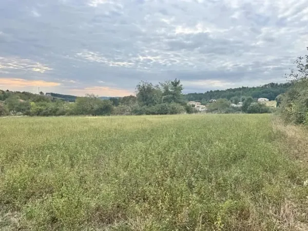Terrain 1400 m²