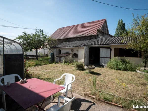 Maison habitable à prix attractif - Fort potentiel - Petit hameau calme
