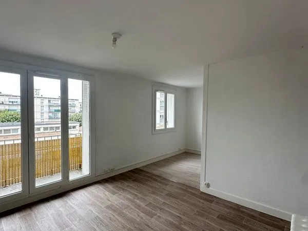 A LOUER - T3 NON MEUBLE AVEC 2 BALCONS - 51 m² - TOURS