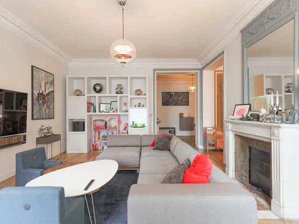 Appartement 6 pièces 175 m²