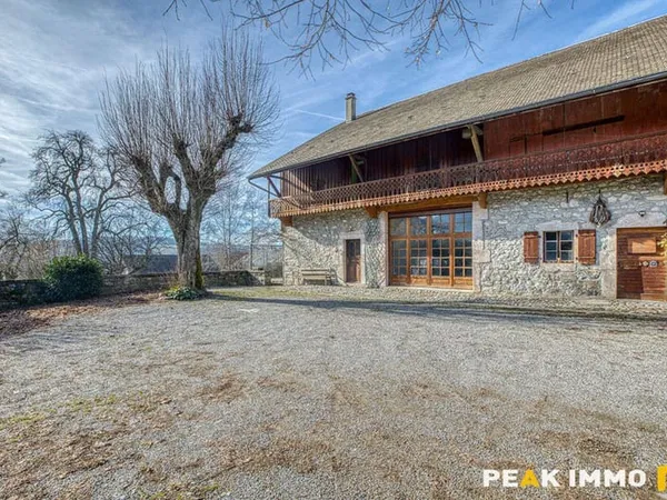 Maison 9 pièces 207 m²