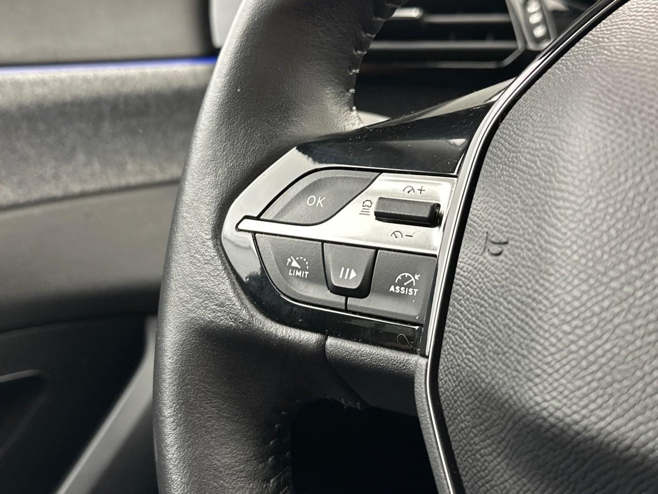 Peugeot 308 phev 180 e-eat8 allure pack — photo 18