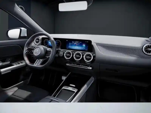 Mercedes Gla 200 d amg line — photo 22