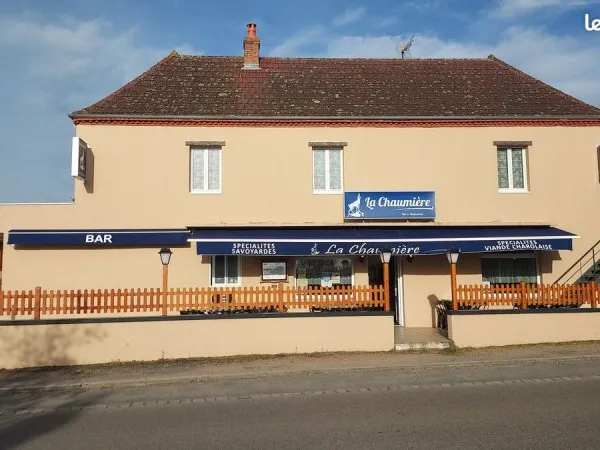 Vend Bar-restaurant (fond de commerce avec ou sans les murs) à Saint-Yan (71) - Cause retraite