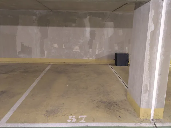 Loue parking - 10m²