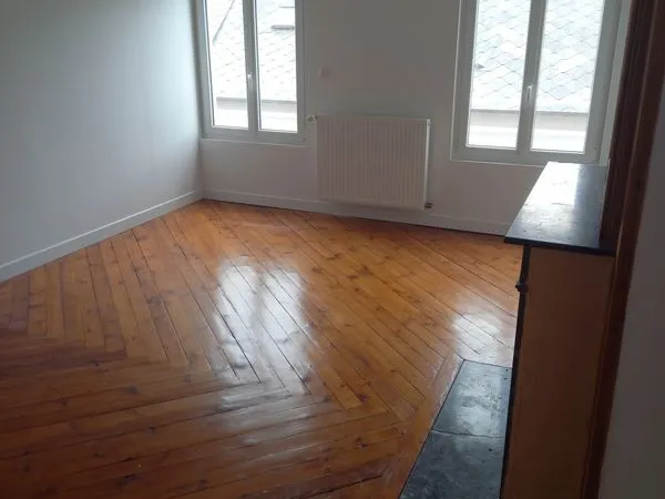 YVETOT quartier gare Maison de ville meublée 120m² DPE classe B faible consommation