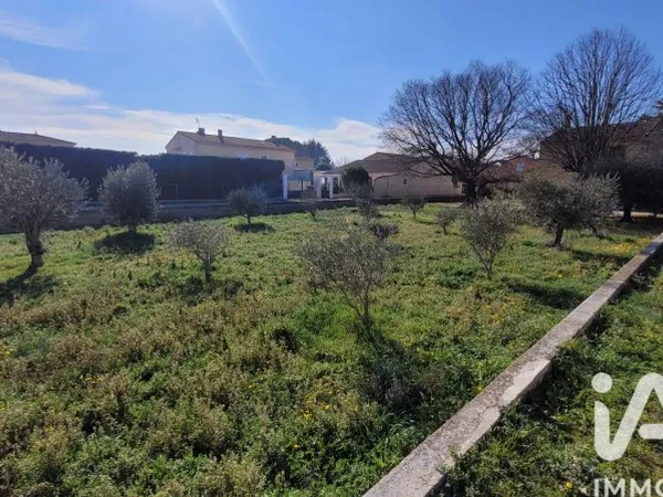 Terrain 523 m²