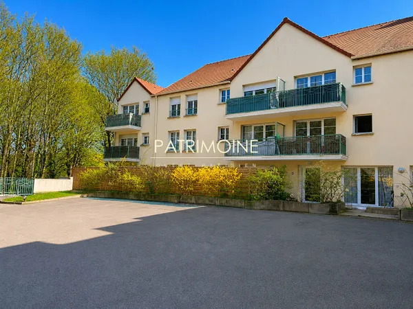 Appartement 3 pièces lumineux avec superbe terrasse de 44 m²