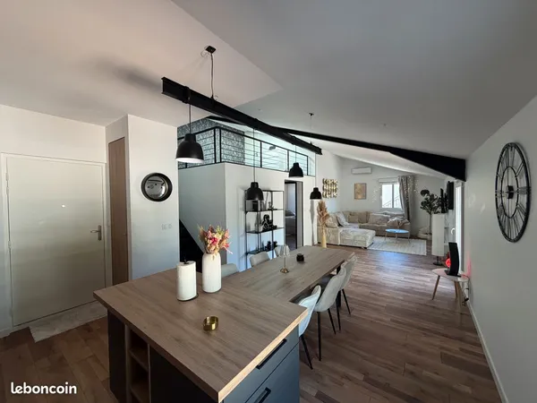 Appartement contemporain style loft avec terrasse