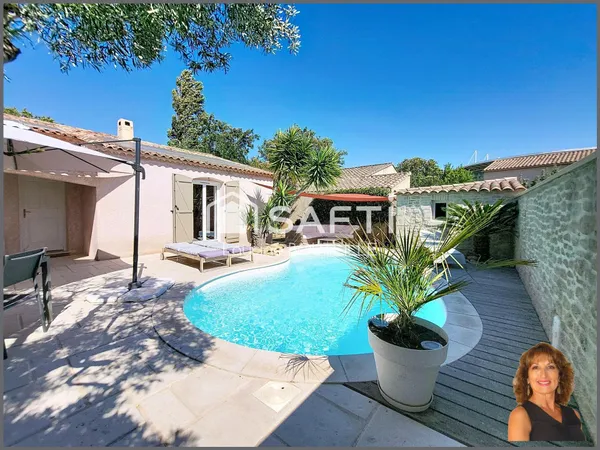 Villa de plain-pied avec piscine, 3 chambres et garage aménagé, prestations de qualité !