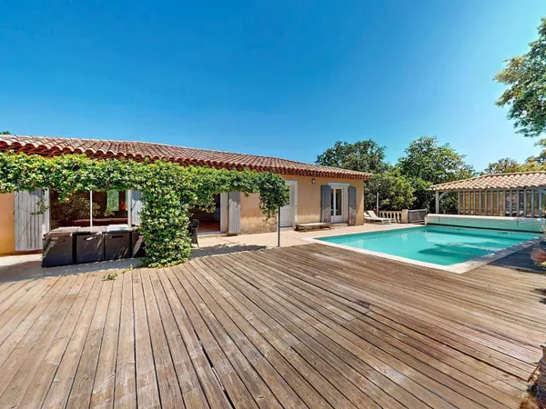 Maison de 160m2 avec dépendance, piscine et garage