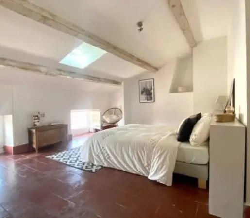 4 pièces - 74 m2 (97 m2 au sol) (English version below)