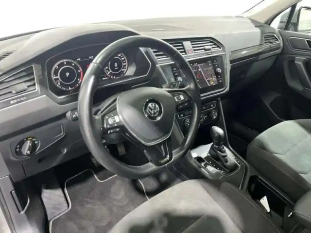 Volkswagen Tiguan 2.0 tdi 150 dsg7 carat — photo 9