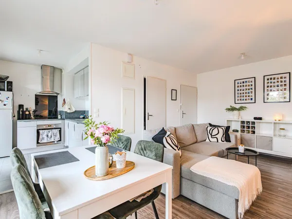EXCLUSIVITÉ - REIMS JEAN JAURÈS - SUPERBE T3 AVEC TERRASSE ET BOX FERMÉ !