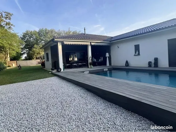 Maison moderne au calme absolu