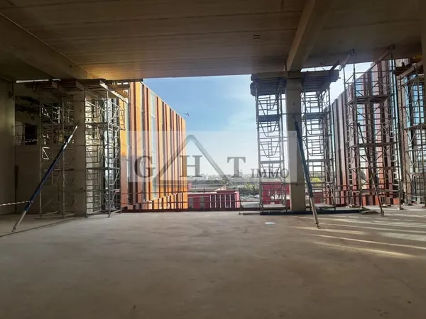 Entrepôt Bureaux A louer 250 m² à 32773 m²