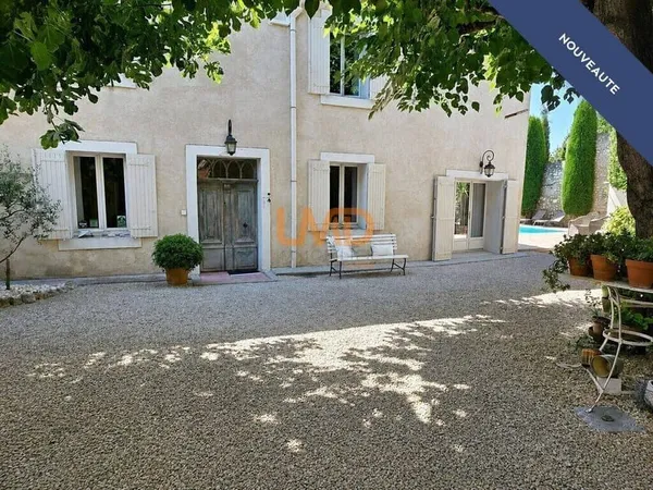 Maison 14 pièces 370 m²