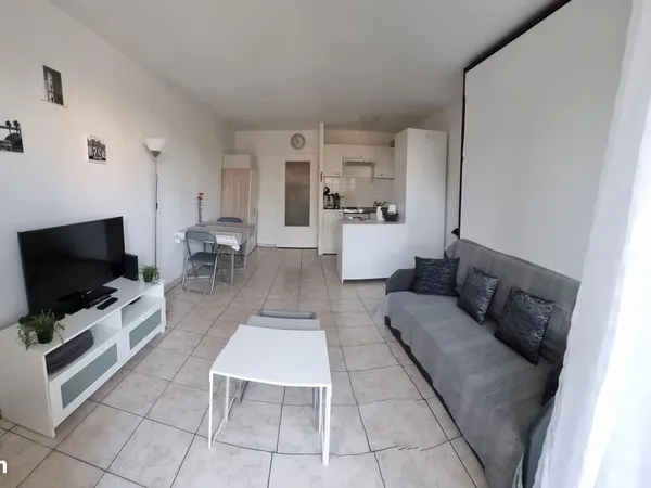 Studio meublé avec jardin et place de parking