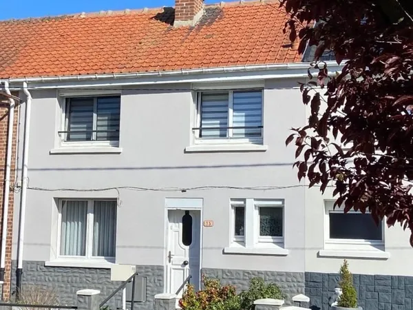Maison familiale soignée  100 m²  3 chambres  Jardin  Secteur calme
