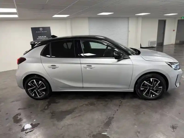 Opel Corsa 1.2 turbo 130 ch bva8 — photo 4