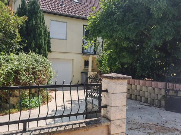 Maison 6 pièces 151 m²