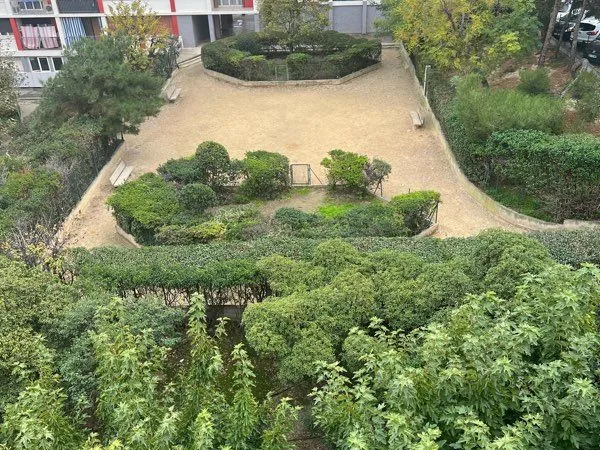 T3 traversant 64 m² - 5e étage avec ascenseur - balcon, cave et parking