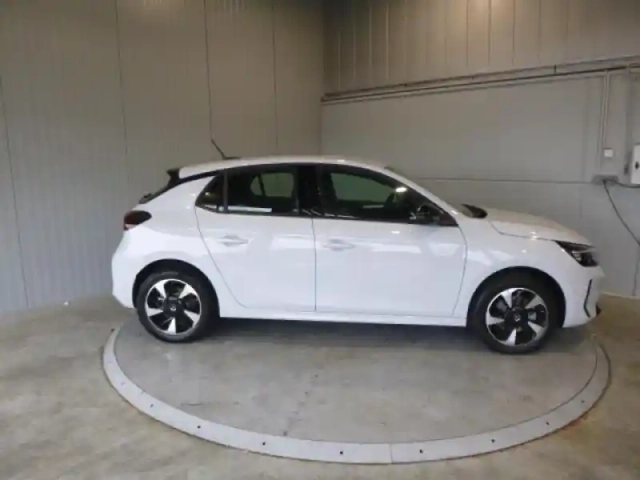 Opel Corsa electric 136ch gs — photo 12
