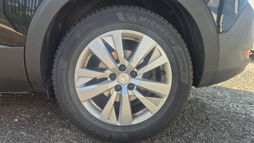Peugeot 5008 1.5 BlueHDi 130 EAT8 - Allure – 2022 – 145419 km – Diesel – Boîte Automatique — photo 16